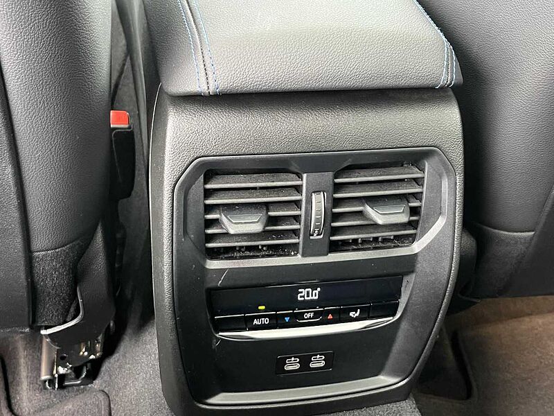 BMW 330i xDrive M Sport LivePr. HUD SurView Glasd.19' 330 Glasd.19'