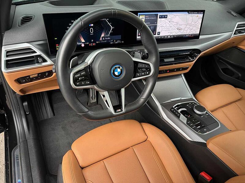 BMW 330e T xDr. M Sport HUD PanoD. SuView. Ha/Ka. AHK LED 330 Sportpaket Bluetooth Navi Klima Aktivlenkung Standhzg PDC el. Fenster