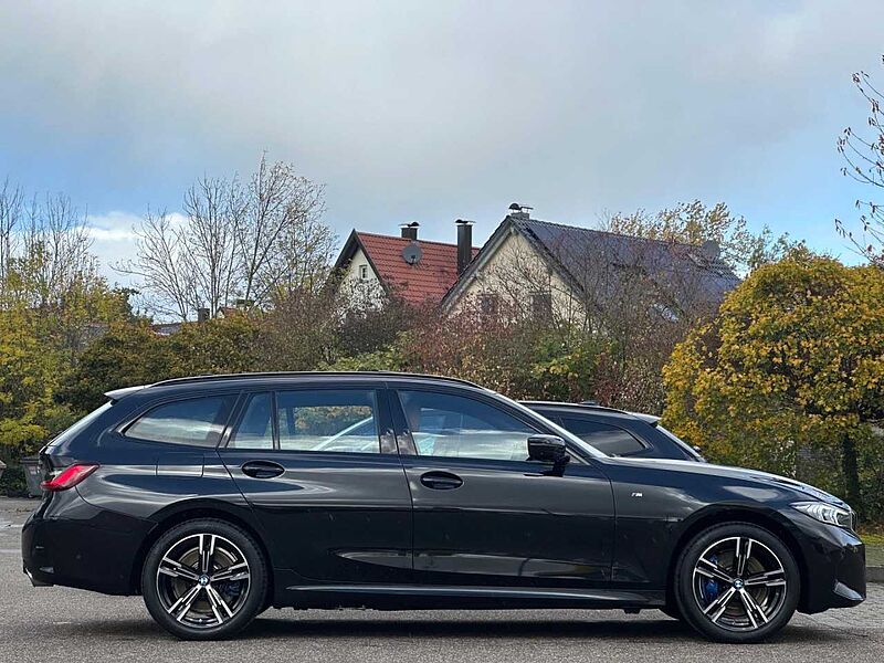 BMW 330e T xDr. M Sport HUD PanoD. SuView. Ha/Ka. AHK LED 330 Sportpaket Bluetooth Navi Klima Aktivlenkung Standhzg PDC el. Fenster