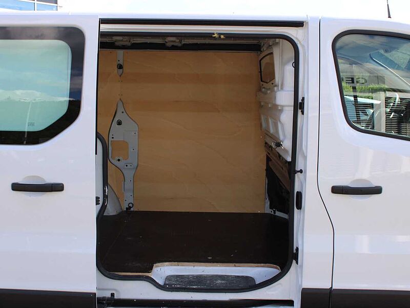 Renault Trafic dCi 120 L1H1 3,0t teilverglast AHK Navi