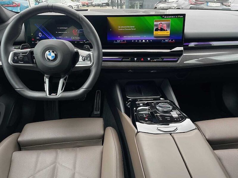 BMW 540d xDr. T.M Sport Pro PanoD. SurView. B&W Standh 540 Sportpaket Bluetooth HUD Navi LED Klima Standhzg PDC el. Fenster