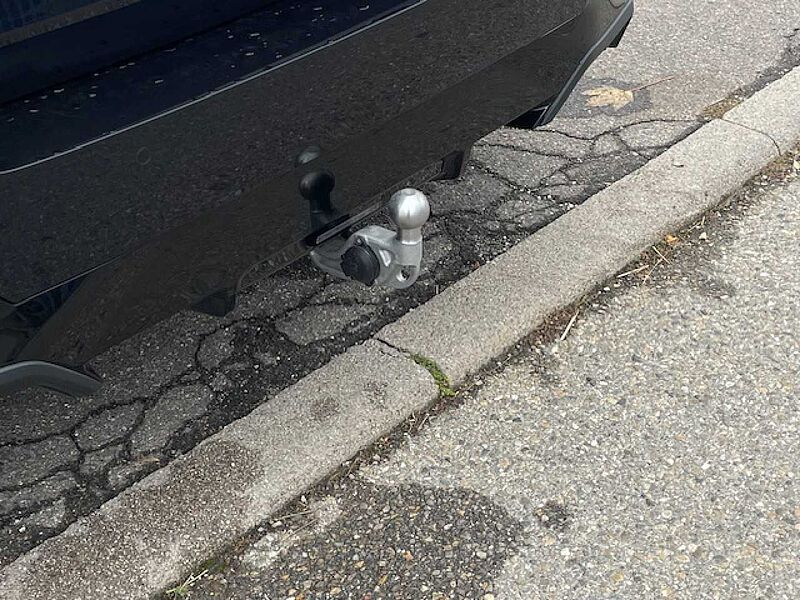 BMW 540d xDr. T.M Sport Pro PanoD. SurView. B&W Standh 540 Sportpaket Bluetooth HUD Navi LED Klima Standhzg PDC el. Fenster