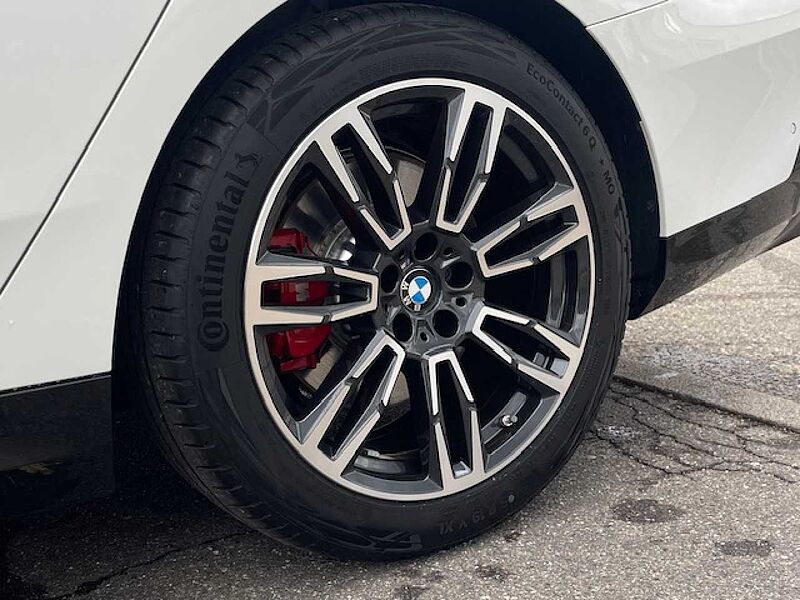 BMW 520d xDr. T. M Sport Pro Standh. HUD SurView Ha/Ka 520 Sportpaket Bluetooth Navi LED Klima Standhzg PDC el. Fenster