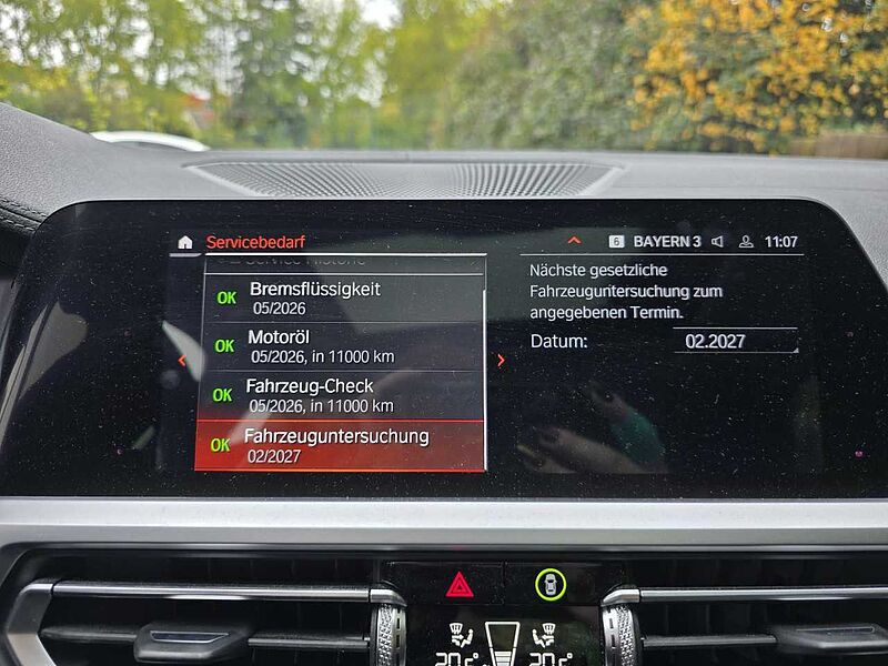 BMW 330d Luxury Sports. LiveP. DrivP. ACC KomfZ. Fin.355 330 Bluetooth Navi LED Vollleder Klima PDC el. Fenster