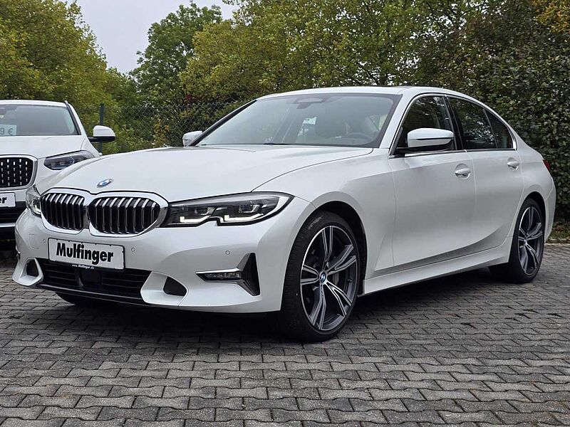 BMW 330d Luxury Sports. LiveP. DrivP. ACC KomfZ. Fin.355 330 Bluetooth Navi LED Vollleder Klima PDC el. Fenster