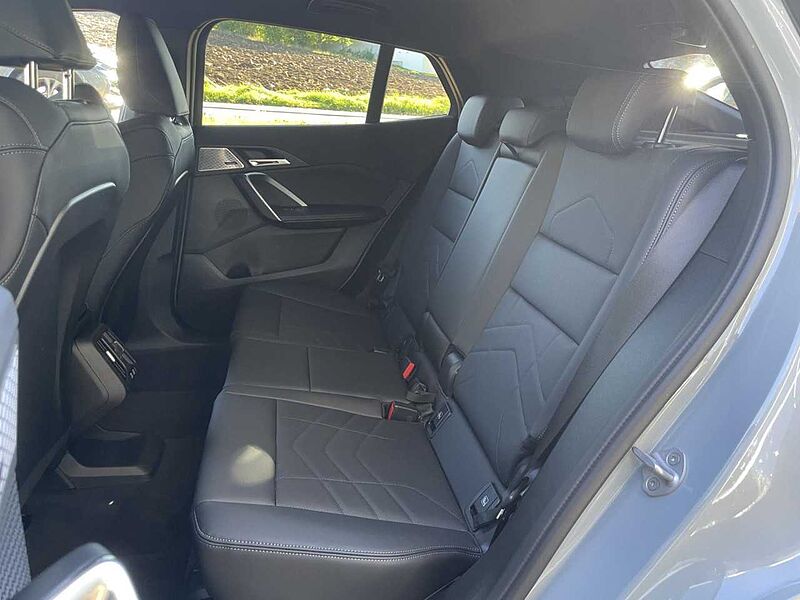 BMW X2 xDrive20d M Sport ACC HUD IconGlow. SuView. AHK Sportpaket Bluetooth Navi LED Vollleder Klima PDC el. Fenster