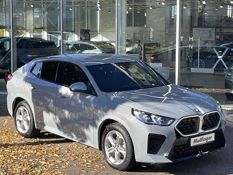 BMW X2 xDrive20d M Sport ACC HUD IconGlow. SuView. AHK Sportpaket Bluetooth Navi LED Vollleder Klima PDC el. Fenster