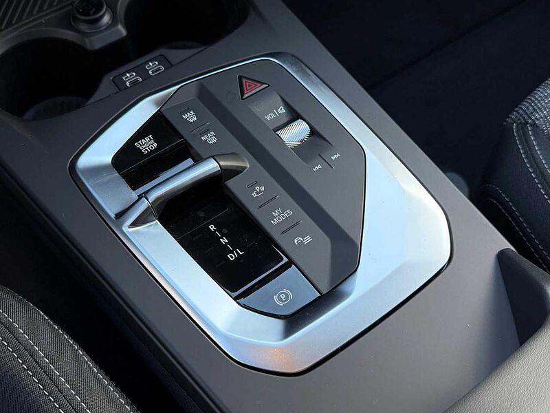 BMW 120 Kamera Sitzheizung ACC LED Navi Klima PDC el. Fenster