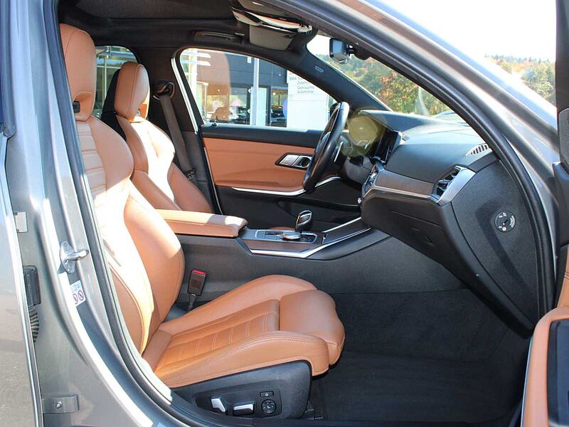BMW 330d xDr. M Sport M Sitz 360° Standh. AHK Glasd 330
