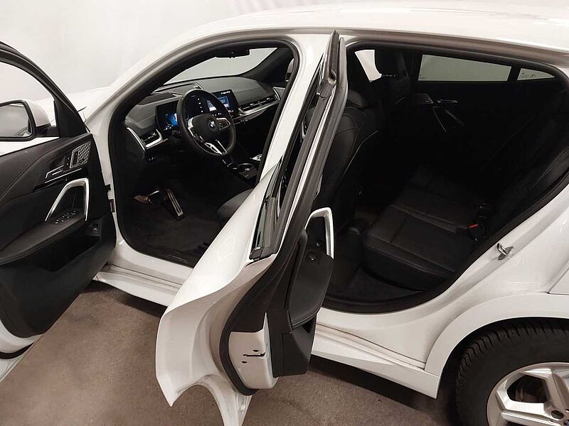 BMW X2 s20i M Sport HUD ACC SurView LiveProf. AHK PA+ Sportpaket Bluetooth Navi LED Vollleder Klima PDC el. Fenster