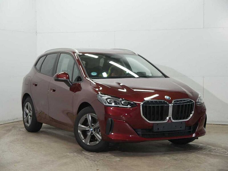 BMW 220i ActiveT. HUD PanoDach SurView. LiveProf. AHK 220 Active Tourer Bluetooth Navi LED Klima PDC el. Fenster