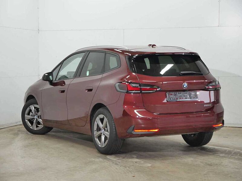 BMW 220i ActiveT. HUD PanoDach SurView. LiveProf. AHK 220 Active Tourer Bluetooth Navi LED Klima PDC el. Fenster