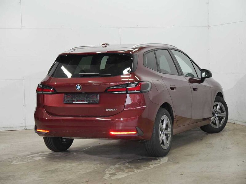 BMW 220i ActiveT. HUD PanoDach SurView. LiveProf. AHK 220 Active Tourer Bluetooth Navi LED Klima PDC el. Fenster