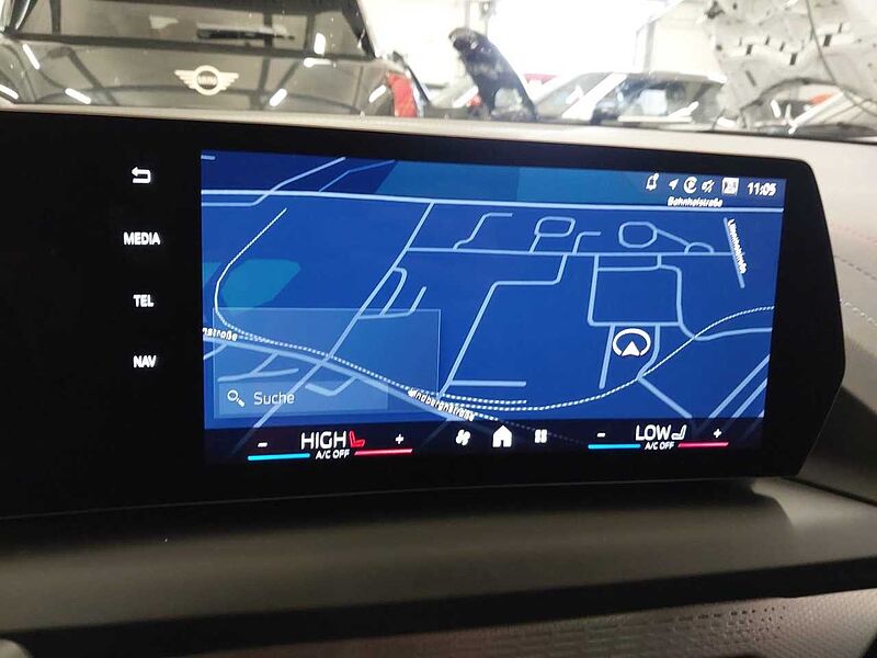 BMW 123 xDr. M Sport Pro HUD ACC SuView. PanoD. H/K AHK Sportpaket Bluetooth Navi LED Klima PDC el. Fenster
