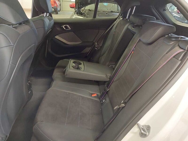 BMW 123 xDr. M Sport Pro HUD ACC SuView. PanoD. H/K AHK Sportpaket Bluetooth Navi LED Klima PDC el. Fenster