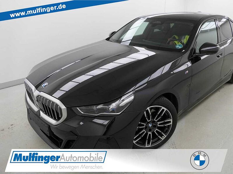 BMW 520d xDr. M Sport HUD ACC SurView Standh. .H/K AHK 520 Sportpaket Bluetooth Navi LED Vollleder Klima Standhzg PDC el. Fenster