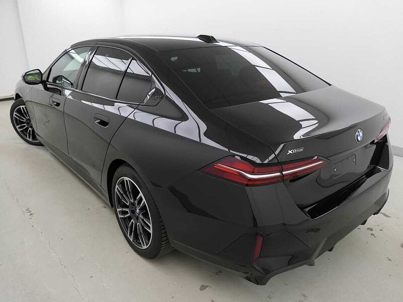 BMW 520d xDr. M Sport HUD ACC SurView Standh. .H/K AHK 520 Sportpaket Bluetooth Navi LED Vollleder Klima Standhzg PDC el. Fenster