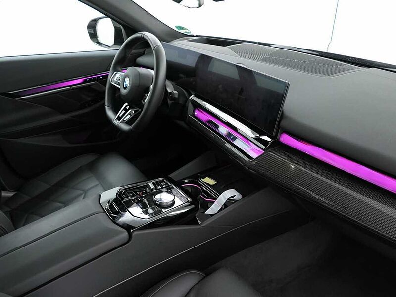 BMW 520d xDr. M Sport HUD ACC SurView Standh. .H/K AHK 520 Sportpaket Bluetooth Navi LED Vollleder Klima Standhzg PDC el. Fenster