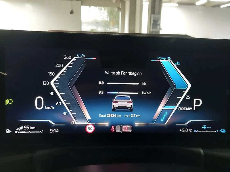 BMW 330e xDr. T.M Sport Pro HUD ACC PanoD. H/K AHK 19' 330 19' Sportpaket Bluetooth Navi LED Klima Aktivlenkung Standhzg PDC el. Fenste