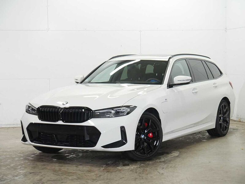 BMW 330e xDr. T.M Sport Pro HUD ACC PanoD. H/K AHK 19' 330 19' Sportpaket Bluetooth Navi LED Klima Aktivlenkung Standhzg PDC el. Fenste