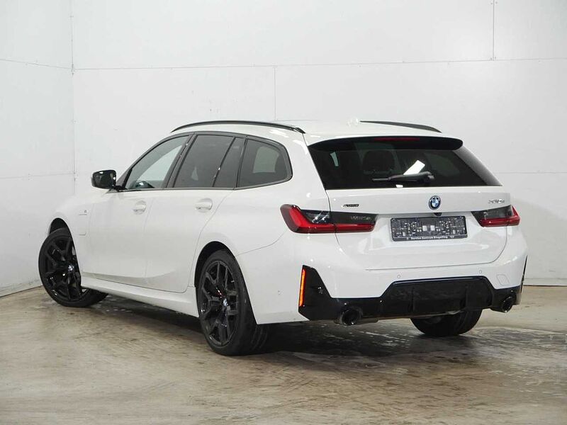 BMW 330e xDr. T.M Sport Pro HUD ACC PanoD. H/K AHK 19' 330 19' Sportpaket Bluetooth Navi LED Klima Aktivlenkung Standhzg PDC el. Fenste