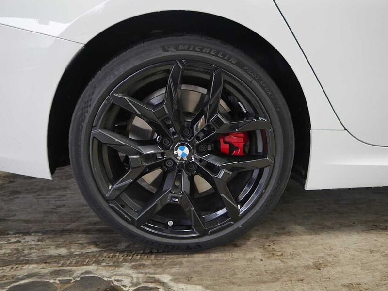 BMW 330e xDr. T.M Sport Pro HUD ACC PanoD. H/K AHK 19' 330 19' Sportpaket Bluetooth Navi LED Klima Aktivlenkung Standhzg PDC el. Fenste
