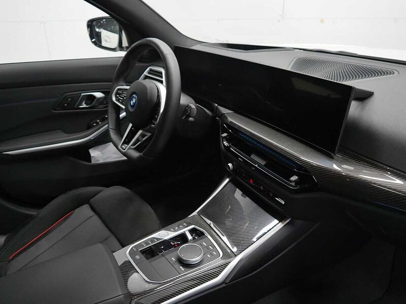 BMW 330e xDr. T.M Sport Pro HUD ACC PanoD. H/K AHK 19' 330 19' Sportpaket Bluetooth Navi LED Klima Aktivlenkung Standhzg PDC el. Fenste