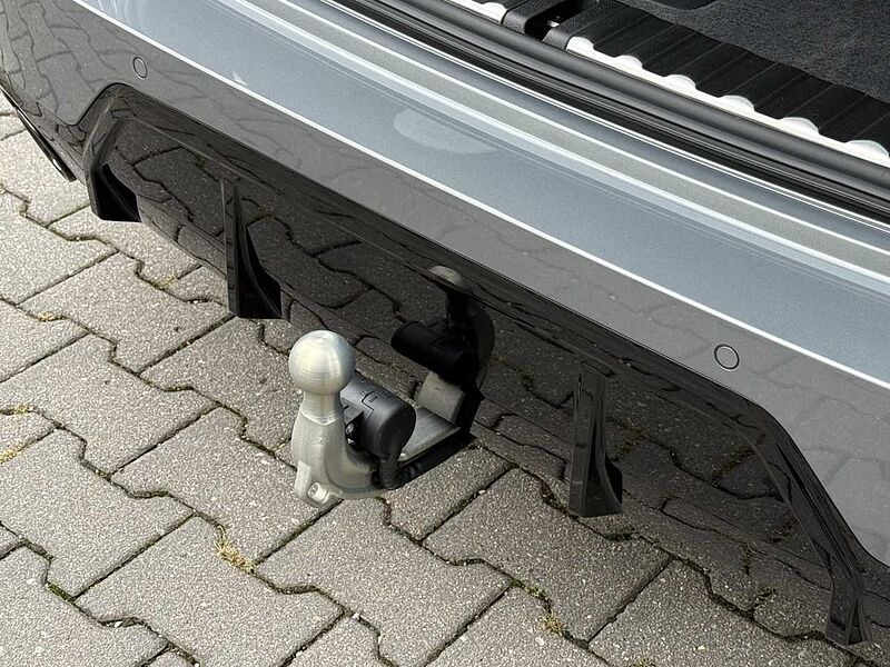 BMW 318i Touring Sportpaket Navi LED Klima PDC 318 el. Fenster