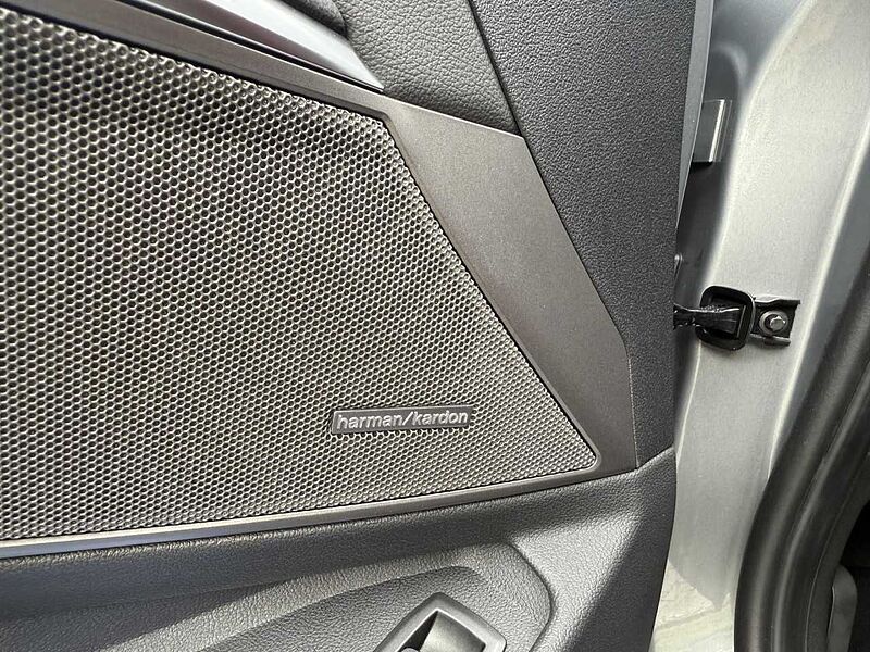 BMW 318i Touring Sportpaket Navi LED Klima PDC 318 el. Fenster