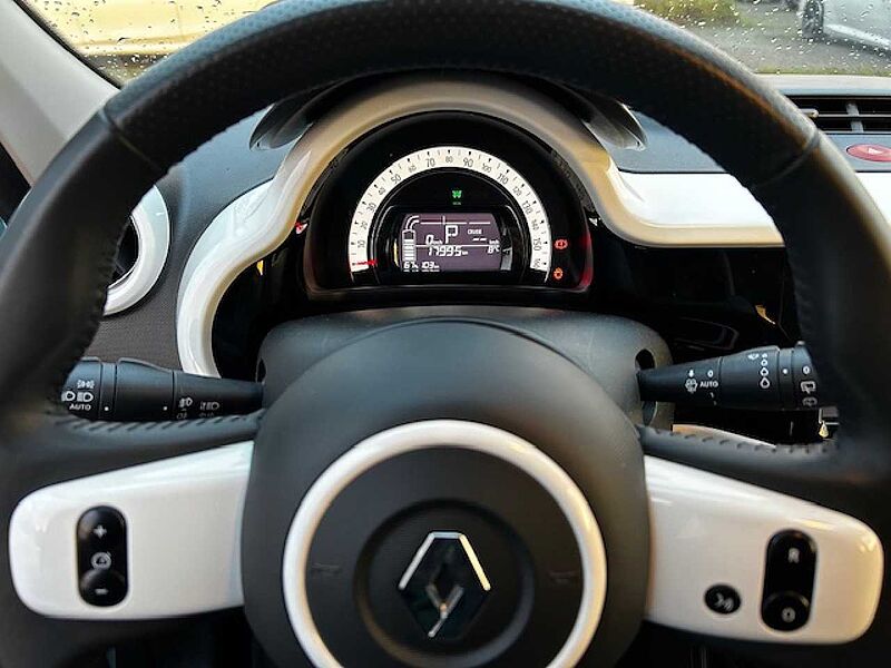 Renault Twingo Electric Techno Sitzh. Kamera Klima Apple Bluetooth Navi Einparkhilfe el. Fenster