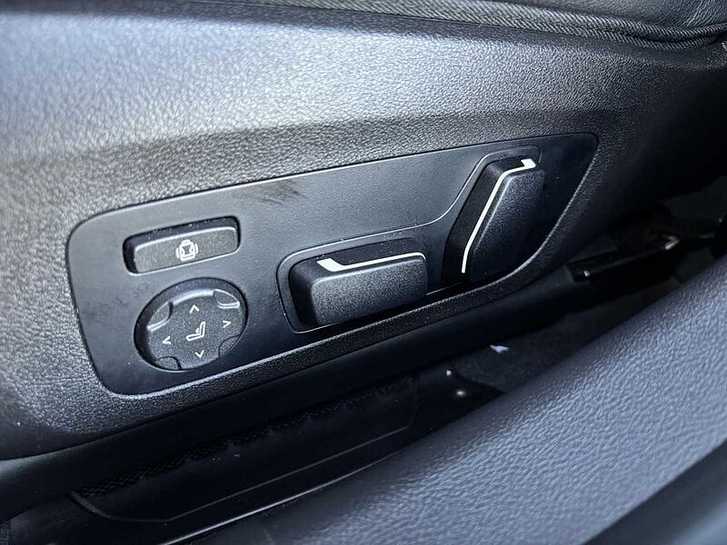 BMW 330i M Sport Pro HUD SurView ACC Glasd. AHK 19' 330 19'