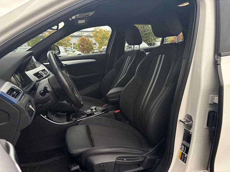 BMW X2 x25e M Sport Navi LED Har/Kar. Tempom. DAB 19' 19'