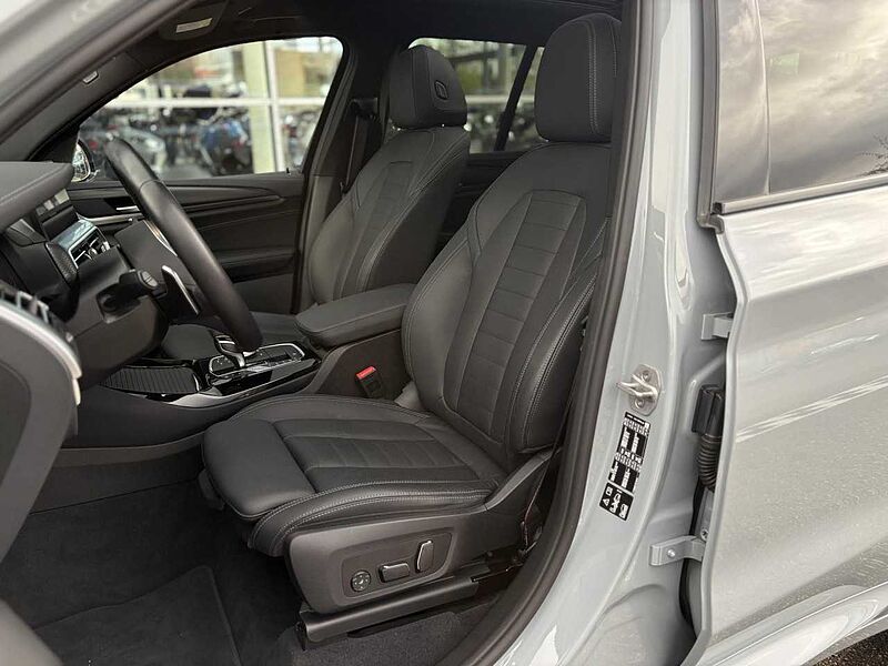 BMW X3 x30d M Sport SurView Sitzbel. DrivAssProf. HUD