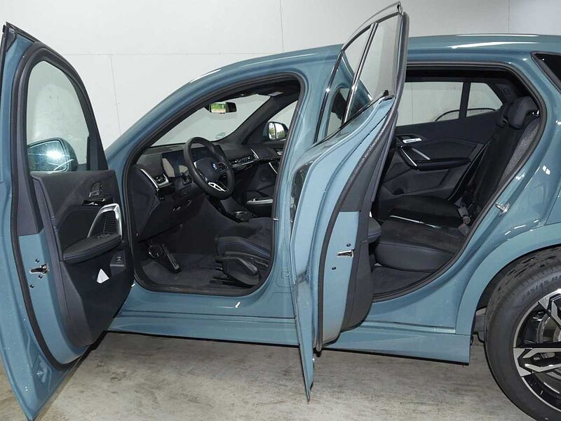 BMW X2 s18d M Sport ACC HUD IconGlow. SuView. KomfZ19' IconGlow. SuView. KomfZ19' Sportpaket Bluetooth Navi LED Klima PDC el. Fenster