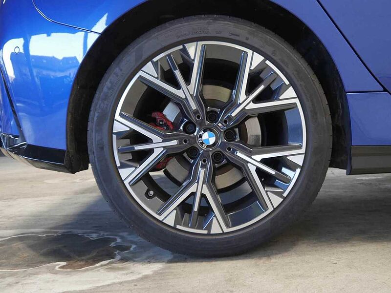 BMW 120d M Sport Pro HUD Kamera Lenkh. LiveProf. KomfZ 120 Sportpaket Bluetooth Navi LED Klima PDC el. Fenster
