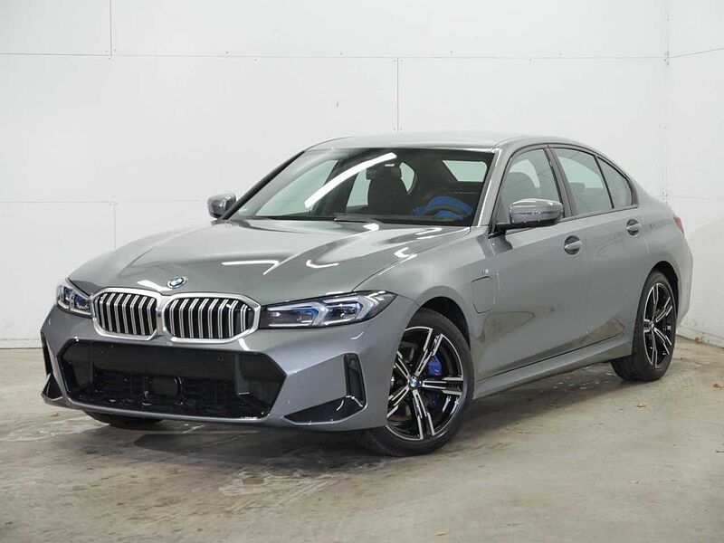 BMW 330e xDr. M Sport HUD ACC SurView. Lenkradh. HiFi 330 Sportpaket Bluetooth Navi LED Klima Aktivlenkung Standhzg PDC el. Fenster