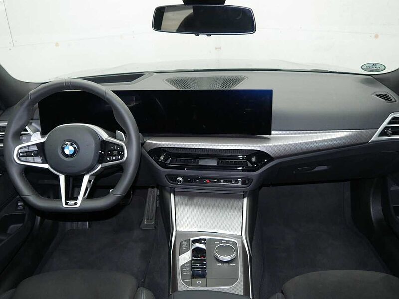 BMW 318d T. M Sport HUD SuView. LiveProf. KomfZ. AHK18' 318 SuView. LiveProf. KomfZ. AHK18' Sportpaket Bluetooth Navi LED Klima Aktivlenkun