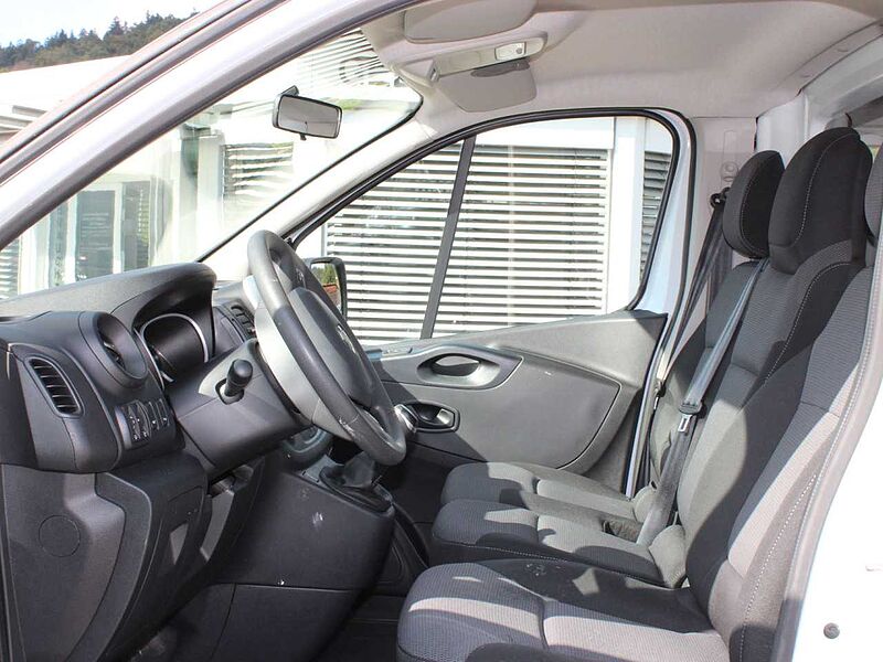 Renault Trafic dCi 120 L1H1 3,0t teilverglast AHK Navi