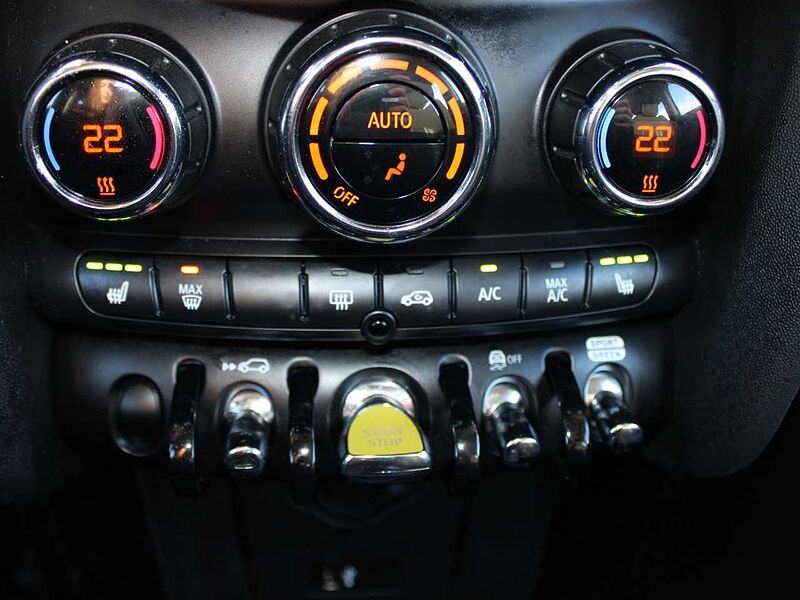 MINI Cooper SE Navi LED Wärmepumpe DAB Essential Trim
