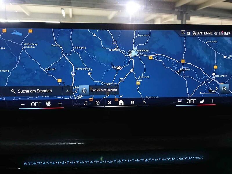 BMW 330e xDr. T.M Sport Pro HUD ACC PanoDach HiFi AHK 330 Sportpaket Bluetooth Navi LED Klima Aktivlenkung Standhzg PDC el. Fenster