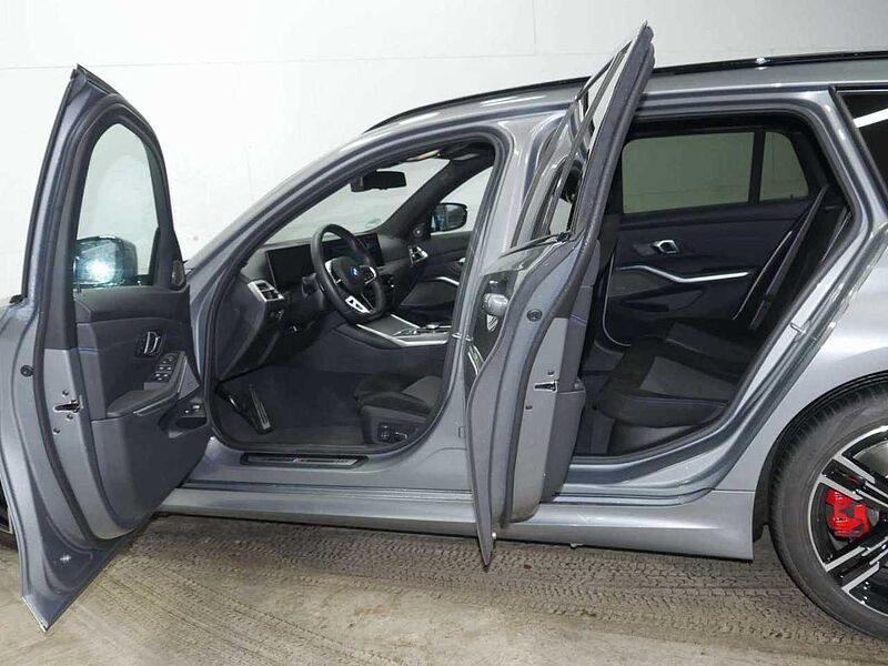 BMW 330e T. M Sport Pro HUD ACC PanoD. SuView H/K AHK 330 Sportpaket Bluetooth Navi LED Klima Aktivlenkung Standhzg PDC el. Fenster