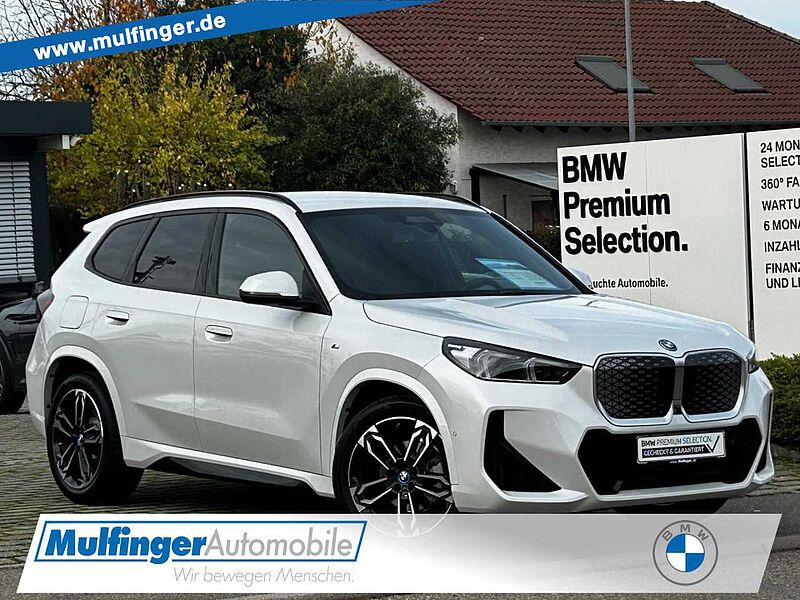 BMW iX1 e20 M Sport HUD ACC SuView. .Lenkh. AktivS.19' SuView. .Lenkh. AktivS.19' Sportpaket Bluetooth Navi LED Klima PDC el. Fenster
