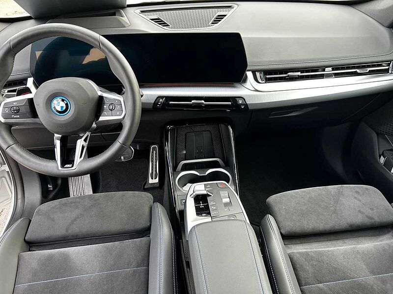 BMW iX1 e20 M Sport HUD ACC SuView. .Lenkh. AktivS.19' SuView. .Lenkh. AktivS.19' Sportpaket Bluetooth Navi LED Klima PDC el. Fenster