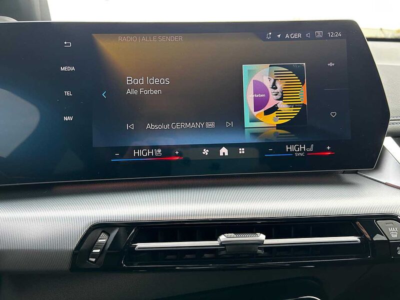 BMW iX1 e20 M Sport HUD ACC SuView. .Lenkh. AktivS.19' SuView. .Lenkh. AktivS.19' Sportpaket Bluetooth Navi LED Klima PDC el. Fenster