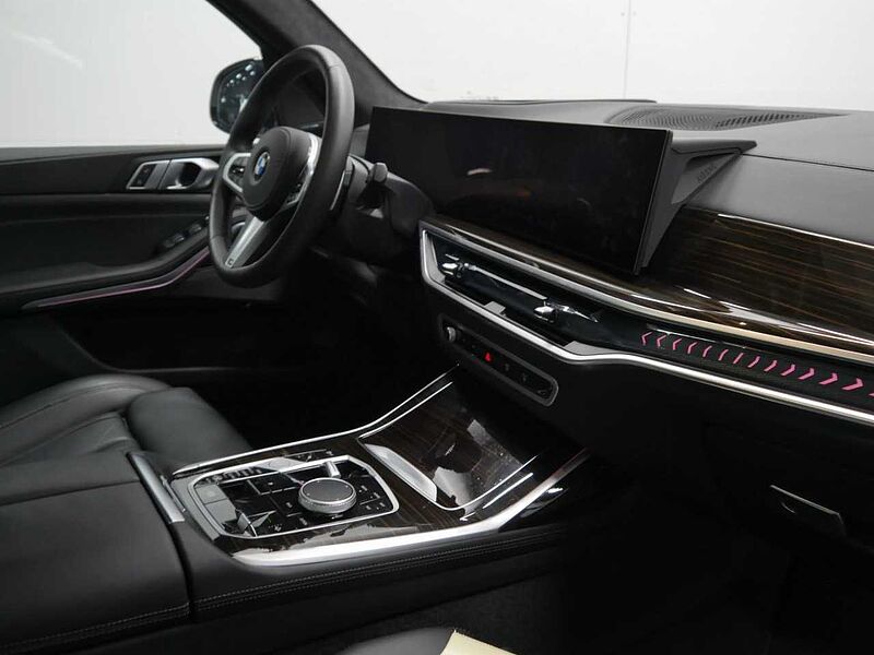 BMW X7 x40d M Sport Standh. IntAktivL. SurView. Gestik AH Sportpaket Bluetooth HUD Navi LED Vollleder Klima Luftfederung Aktivlenkung Stan