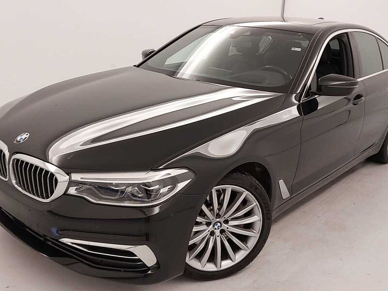 BMW 530d IntAktLenk. HUD ACC SuView Glasd. TV Soft 19' 530 19'
