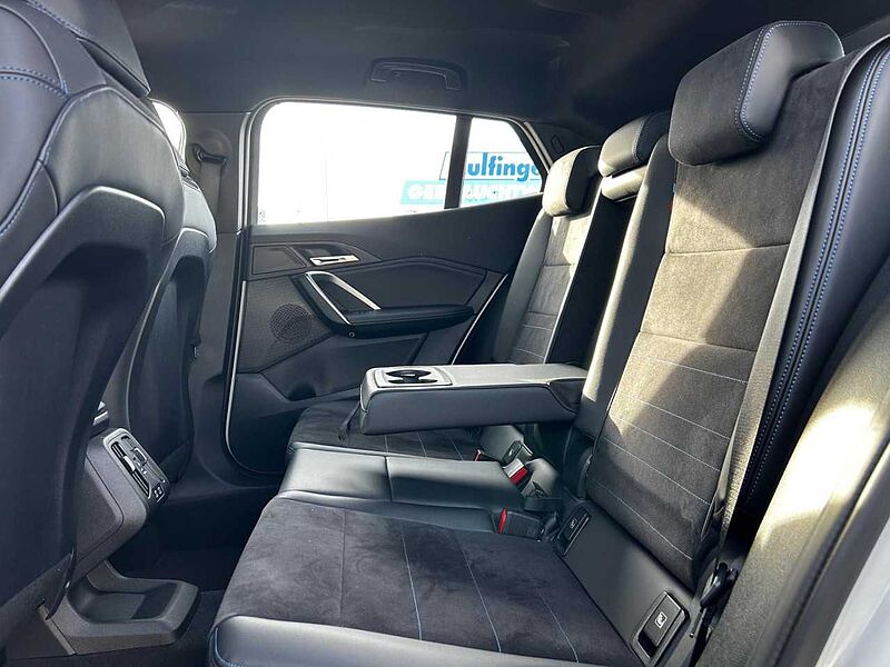 BMW X2 s20i M Sport HUD ACC SuView LiveProf. Lenkh.19 Sportpaket Bluetooth Navi LED Klima PDC el. Fenster