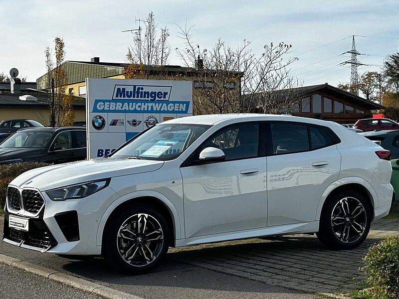 BMW X2 s20i M Sport HUD ACC SuView LiveProf. Lenkh.19 Sportpaket Bluetooth Navi LED Klima PDC el. Fenster