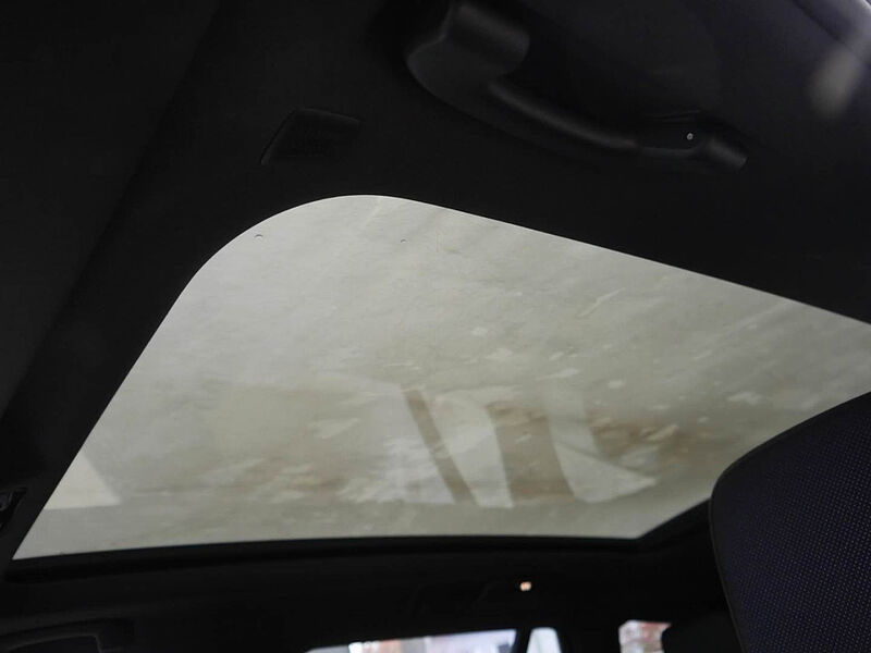 BMW 520d T. M Sport Pro Carbon IntAktivL. PanoD. AHK21' 520 IntAktivL. PanoD. AHK21' Sportpaket Bluetooth HUD Navi LED Klima Aktivlenkung