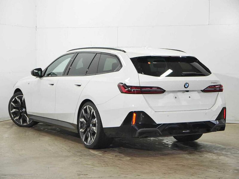 BMW 520d T. M Sport Pro Carbon IntAktivL. PanoD. AHK21' 520 IntAktivL. PanoD. AHK21' Sportpaket Bluetooth HUD Navi LED Klima Aktivlenkung